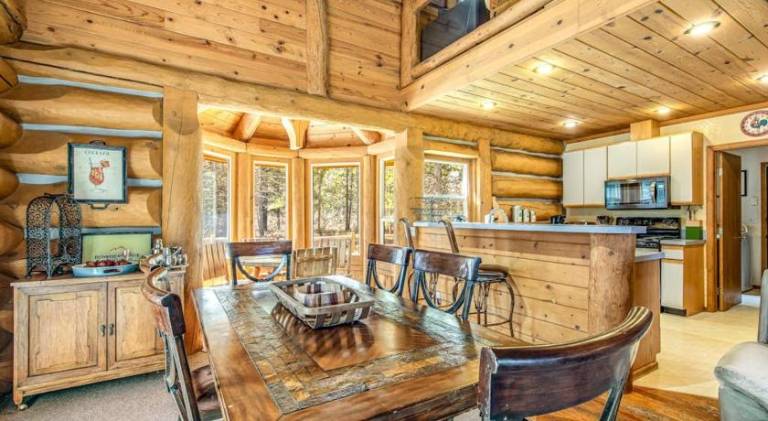 Vacation home with hot tub — photo 4