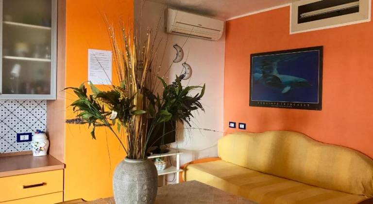 Serviced apartment with yard & terrace — photo 2