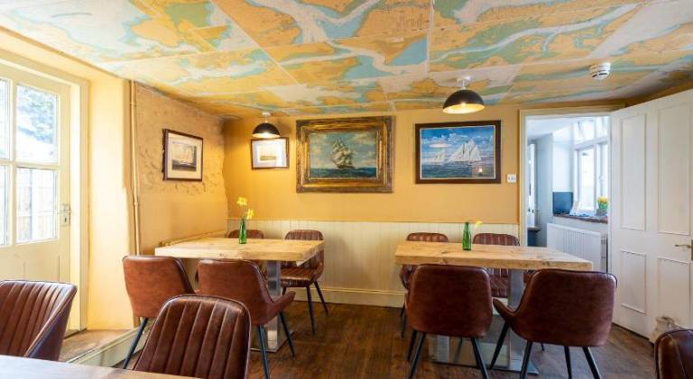 The Red Lion at Stiffkey — photo 4