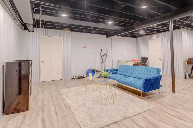 Remodeled and Inviting Free EV Charging Station Level 2 — photo 4