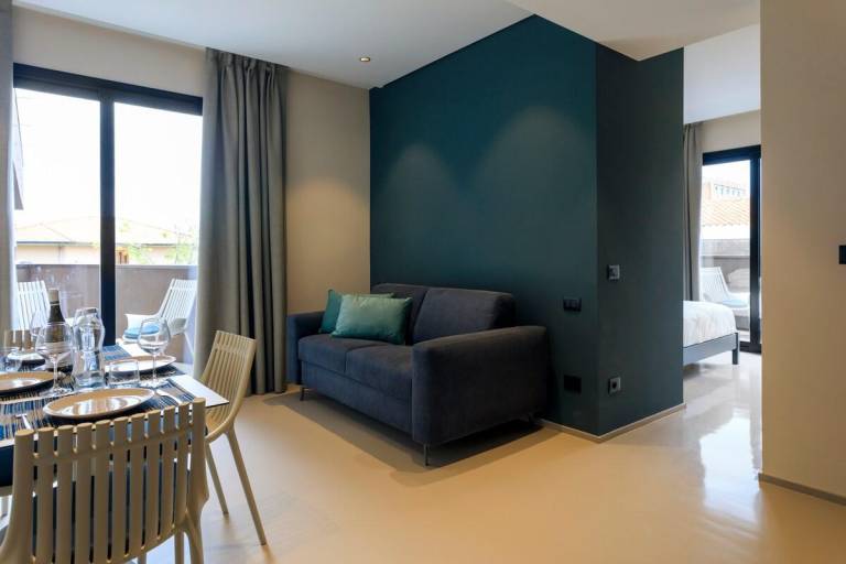 Apartment with garden, terrace & jacuzzi in Aci Castello