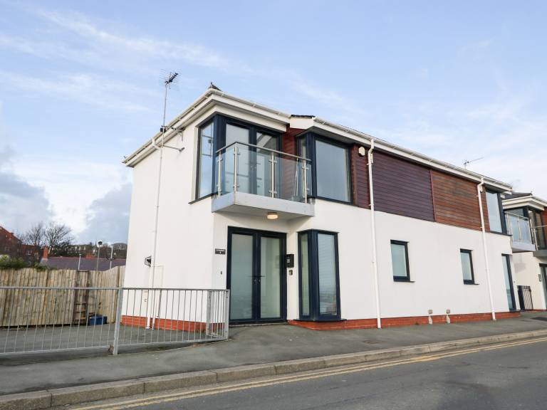 Family-oriented wonderful cottage | Beach view | Pets are welcome in Pwllheli