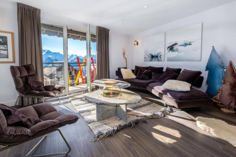 Triplex By Popalp, with mountain views, in the heart of Alpe d'Huez in Huez