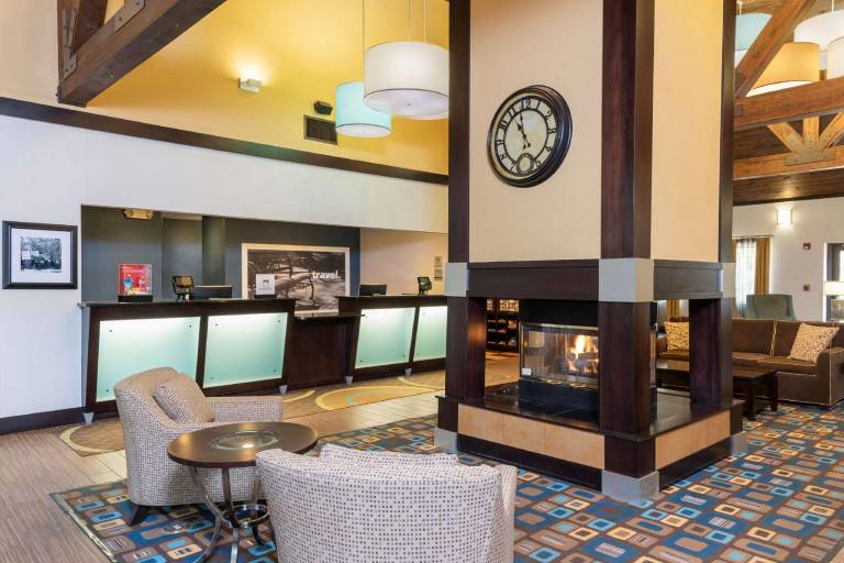 Hampton Inn & Suites Cleveland-Airport/Middleburg Heights — photo 3