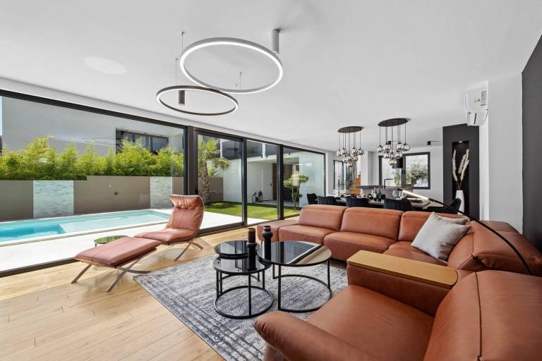 Fully equipped charming villa with sauna, private pool & patio | City view | Dogs allowed — photo 4