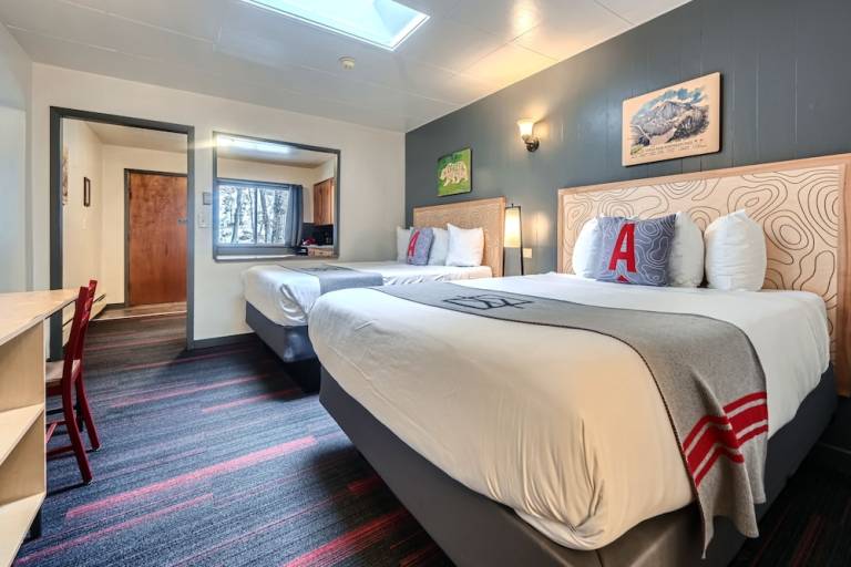 Lodge Boulder