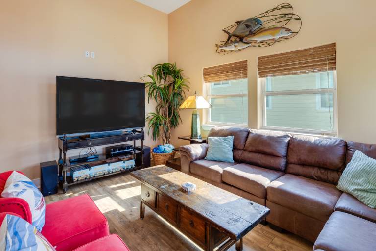 Port Aransas Home: Private Pool < 1 Mi to Beach! — photo 3