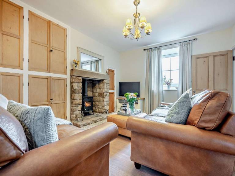 Fully equipped cottage with yard | Pets allowed — photo 2