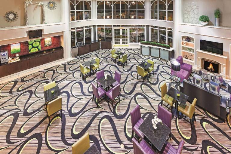 La Quinta Inn & Suites by Wyndham Dallas - Addison Galleria — photo 4