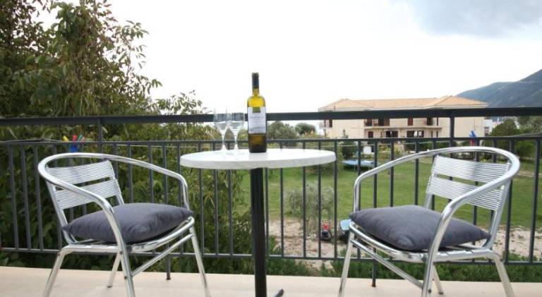Wonderful rental apartment with patio, barbeque & yard | Close to the beach | Pets are welcome — photo 3