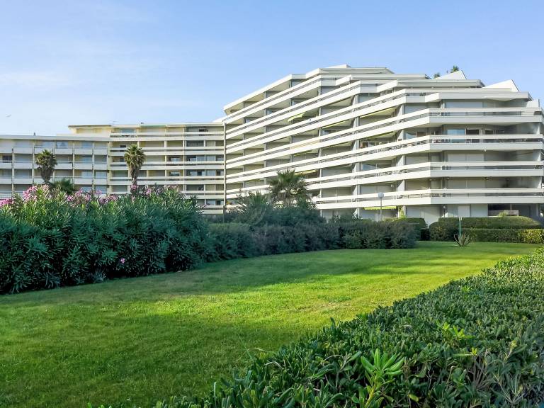 Holiday apartment with garden & terrace | Sea view — photo 2