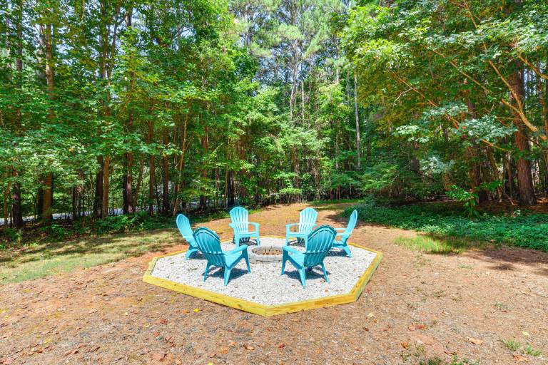 Mooresville Retreat w/ Patio, 1 Mi to Lake Norman! — photo 2
