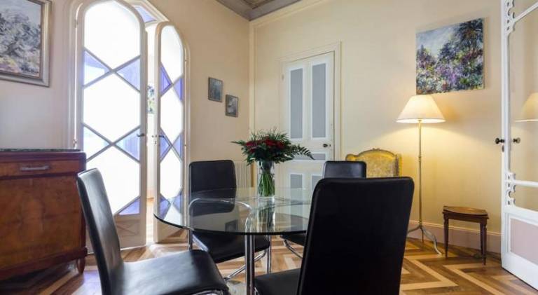 Family-oriented serviced apartment with terrace & garden | Close to Castle Hill | Dogs allowed — photo 3