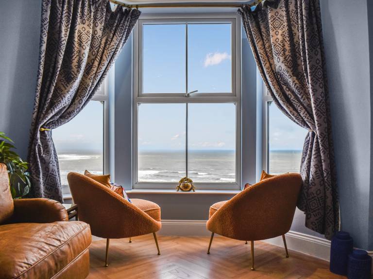 Children-friendly nice holiday apartment with terrace | Water view | Next to the beach | Pets allowed in Scarborough