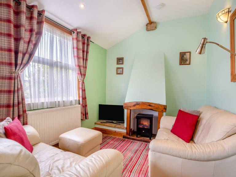 Cottage with garden | River view — photo 3
