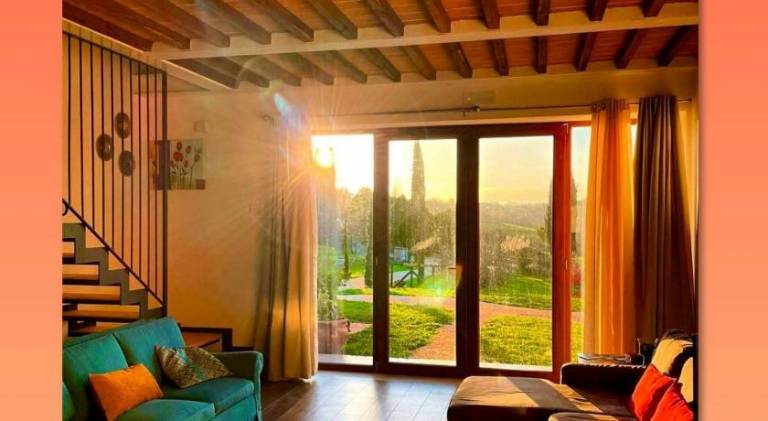 Farm with patio, yard & barbecue in Siena