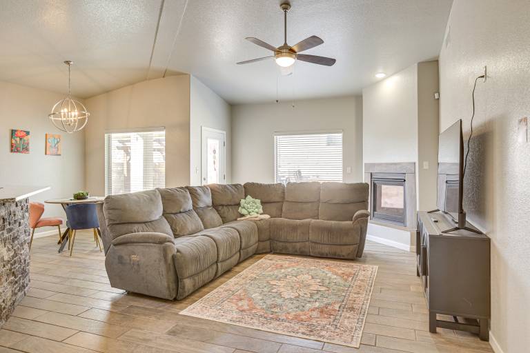 Near Parks & Venues: Upper Valley Family Home! — photo 5