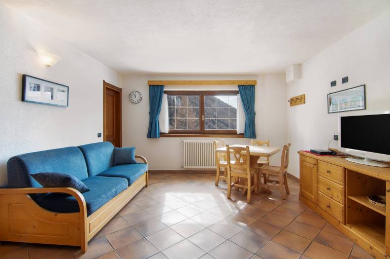 Children-friendly aparthotel with garden, fast internet & terrace | Mountain view | Pets are welcome in Campodolcino