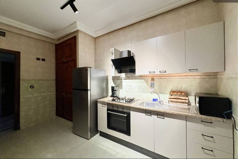 Serviced apartment with patio — photo 5