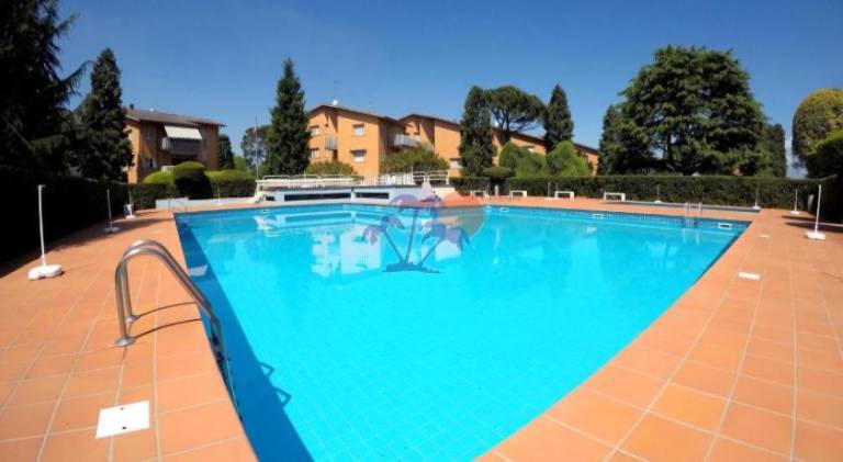 Apartment with pool — photo 4