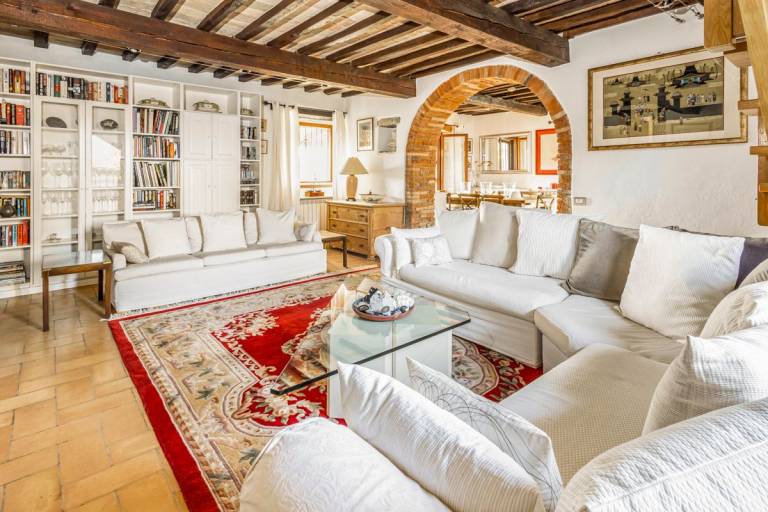 Children-friendly villa with patio, private pool & yard | Pets allowed — photo 3