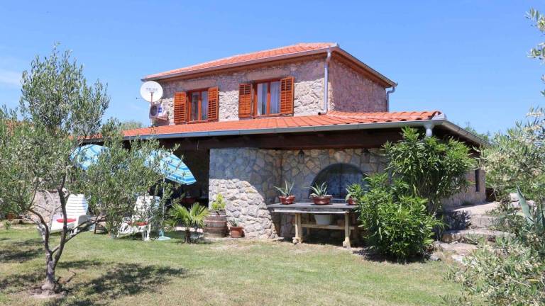 kuća  Njivice