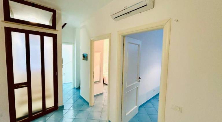 Apartment with 2 rooms for 6 persons — photo 4