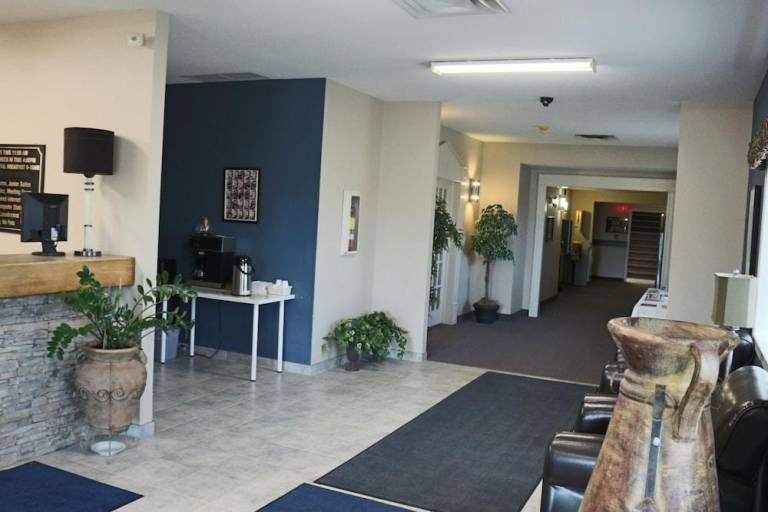 R&R Inn & Suites — photo 2