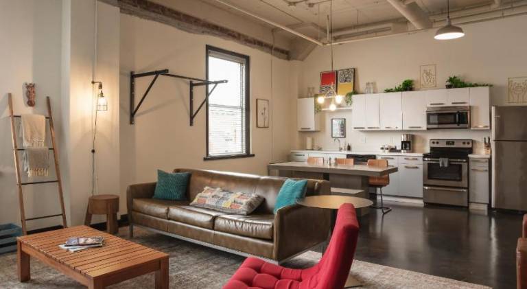 Serviced apartment with 3 rooms for 127 persons in Chattanooga, TN