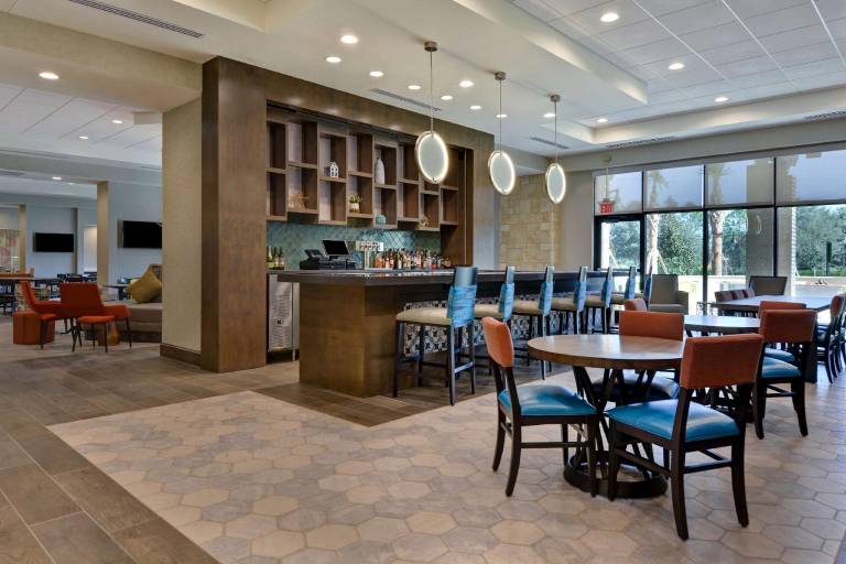 Home2 Suites by Hilton Orlando at FLAMINGO CROSSINGS Town Center — photo 5