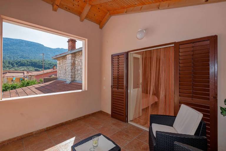 Four-bedroom house with terrace Svirče, Hvar (K-17682) in Jelsa