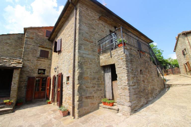 Small house in an old hamlet with two double rooms, panoramic swimming pool in shared use. Quiet and — photo 5