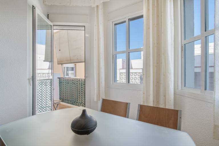 Holiday apartment with fast internet & patio | City view | Next to the beach | Good for workation | Pets allowed — photo 4