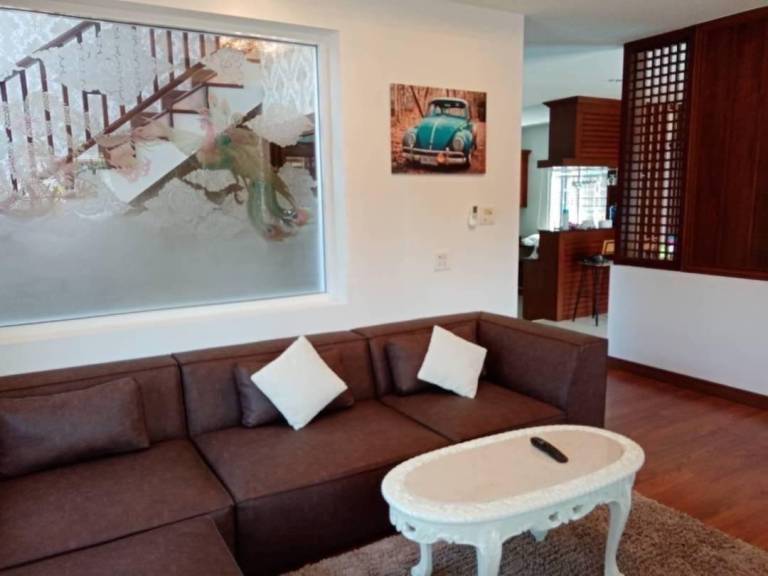 Villa with garden, jacuzzi & terrace — photo 3