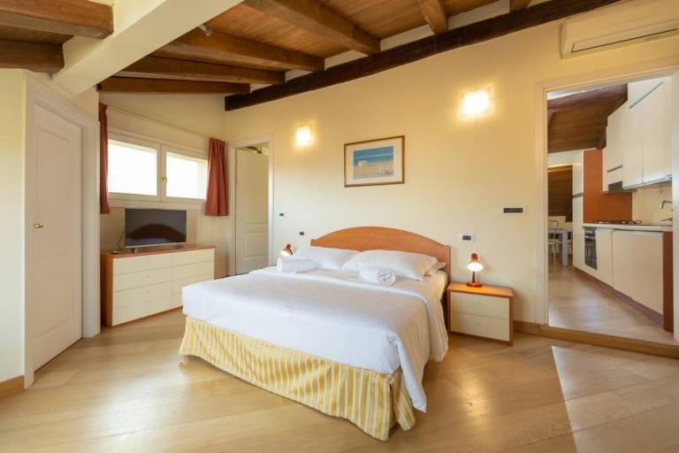 Fully equipped wonderful hostel with patio | Near Two Towers | Pets allowed in Bol