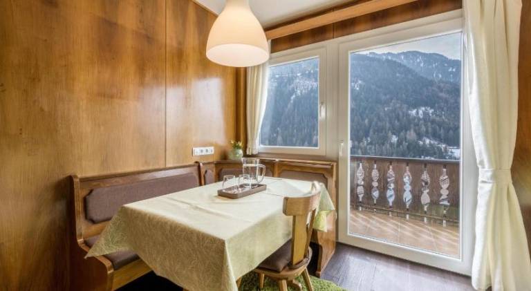 Apartment with 2 rooms for 5 persons in Ortisei