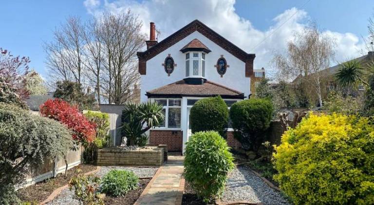 Vacation home with 3 rooms for 9 persons in Leigh-on-Sea