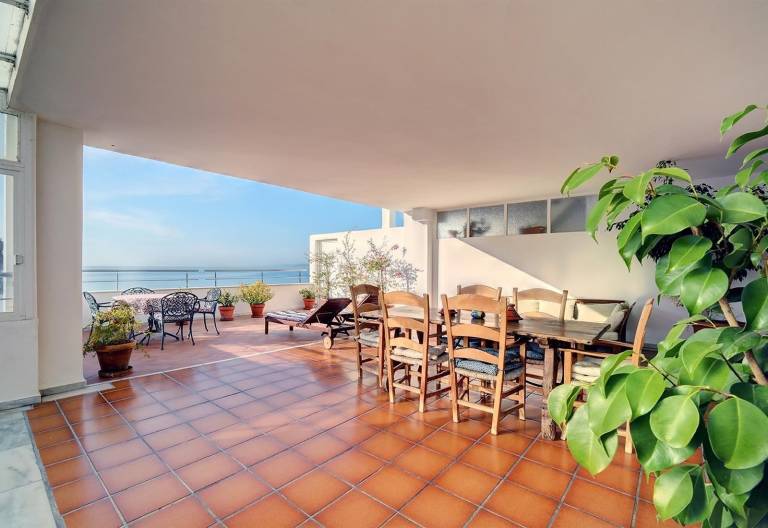 Apartment "Boulevard 305" with Sea View, Pool, Wi-Fi, Balcony, Terrace & Garden — photo 2