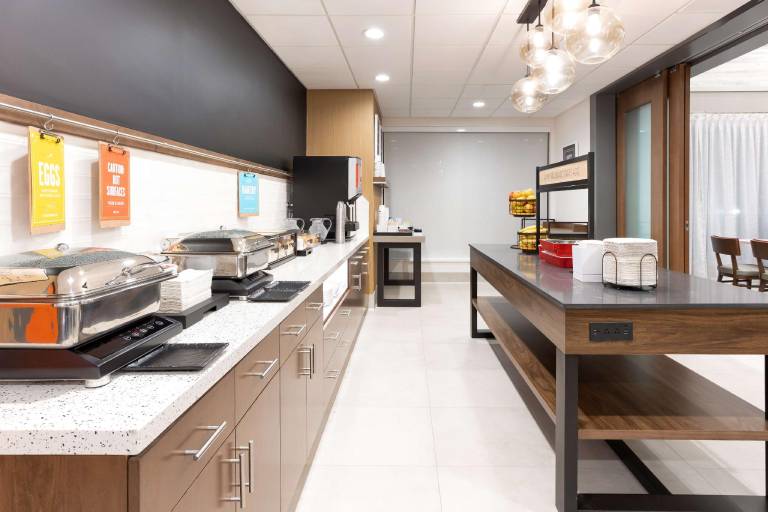 Hampton Inn & Suites by Hilton Santa Rosa Sonoma Wine Country — photo 3