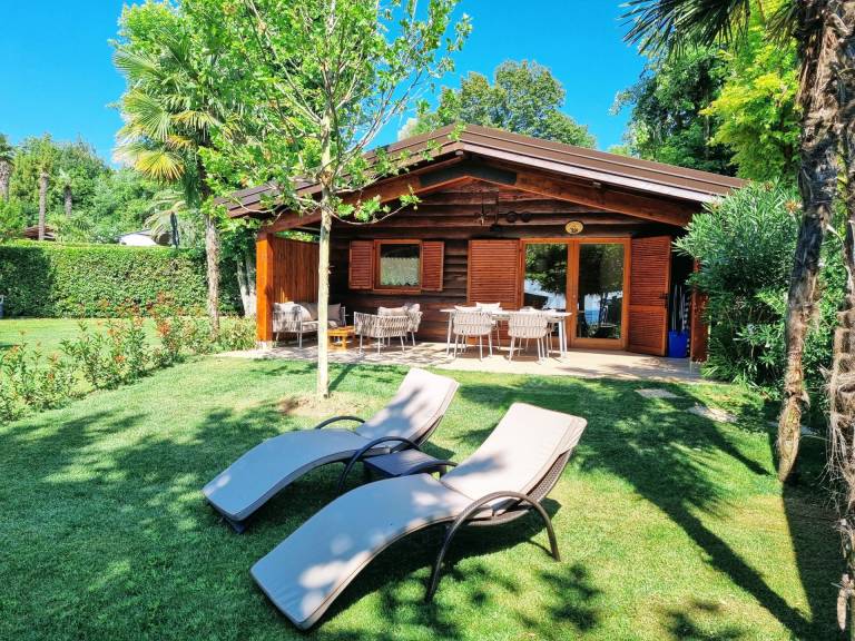 Villa with yard, BBQ & terrace — photo 2