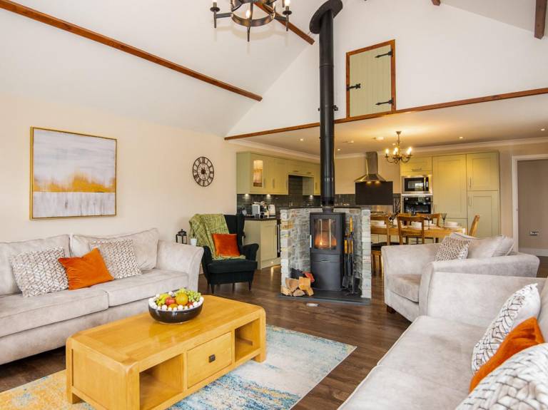 Fully equipped pleasant cottage with yard, jacuzzi & BBQ | Pets allowed — photo 2