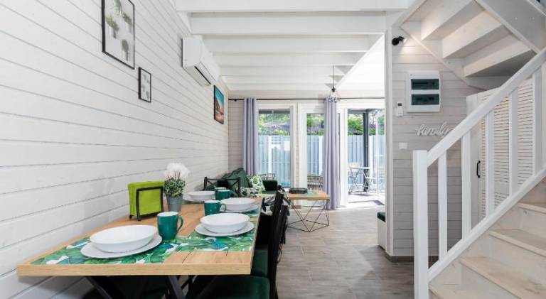 Lodge with patio, garden & BBQ — photo 3