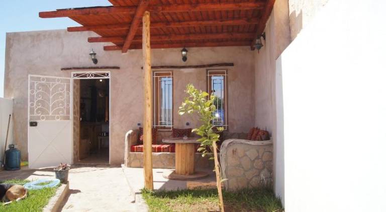 Apartment with yard — photo 4