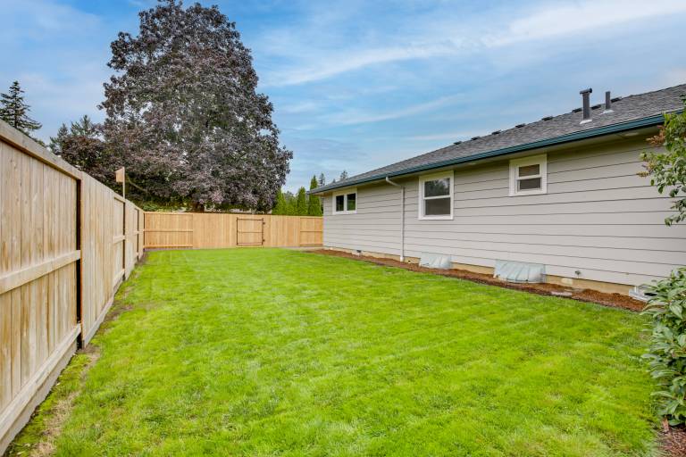 Willamette Valley Family Home w/ Fenced Yard — photo 4