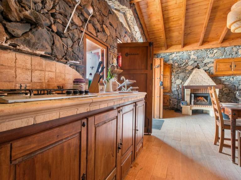 Child-friendly vacation home with yard, terrace & grill | Nature view | Pet-friendly — photo 3