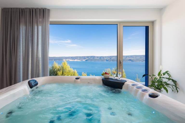 Villa with barbeque, private pool & hot tub | Sea view — photo 5