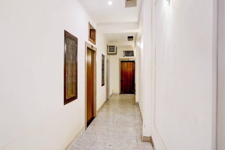 SPOT ON Radhe Krishna Palace