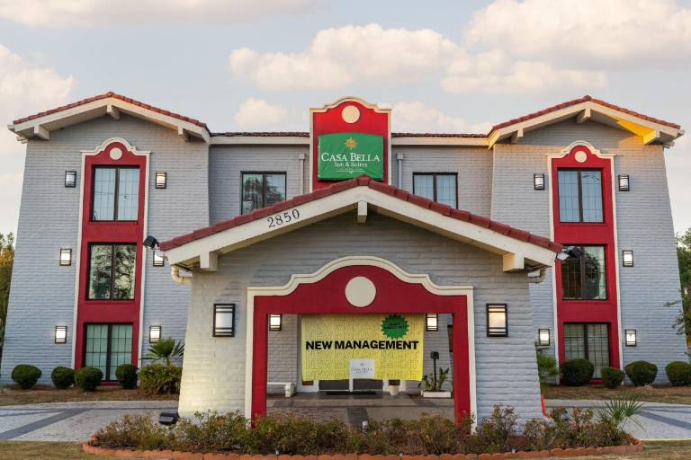 Casa Bella Inn and Suites in Live Oak, FL