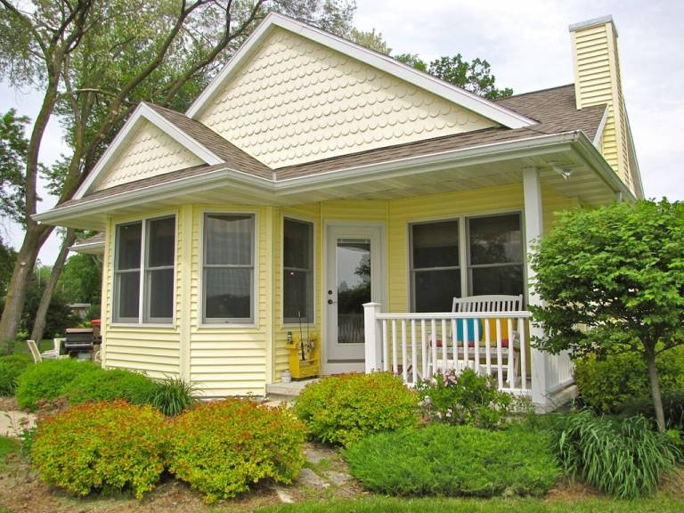 Cottage Green Lake