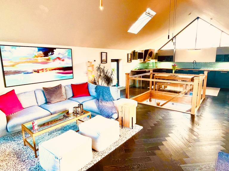 Fully equipped nice cottage with yard & hot tub | Pet-friendly — photo 5